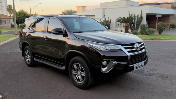 TOYOTA HILUX SW4 2.7 SR 4X2 16V FLEX 4P AUTOMÁTICO TOYOTA HILUX SW4 2.7 SR 4X2 16V FLEX 4P AUTOMÁTICO